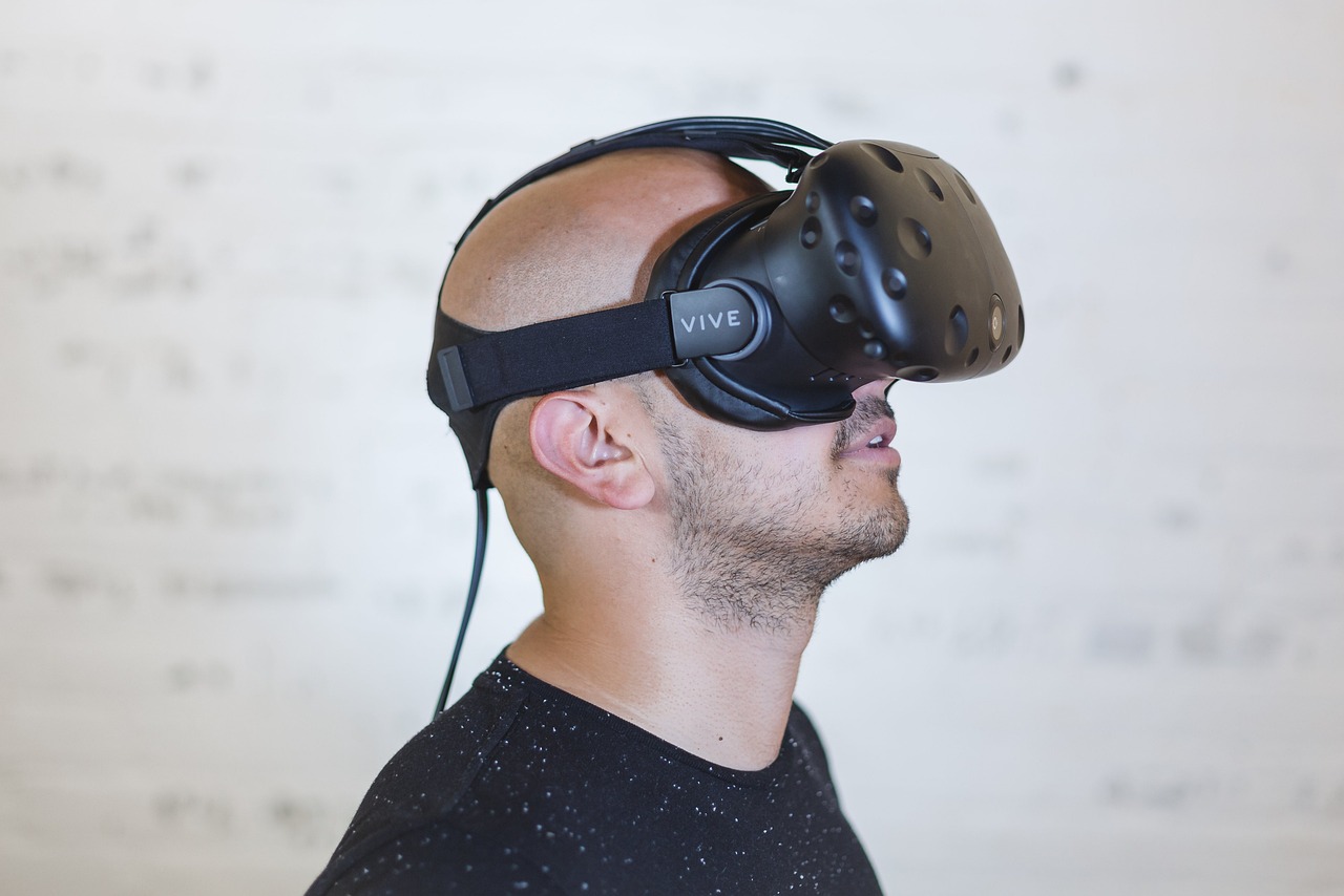 découvrez l'univers fascinant de la réalité virtuelle : plongez dans des expériences immersives incroyables, explorez des mondes virtuels, et transformez vos loisirs en aventures inoubliables.